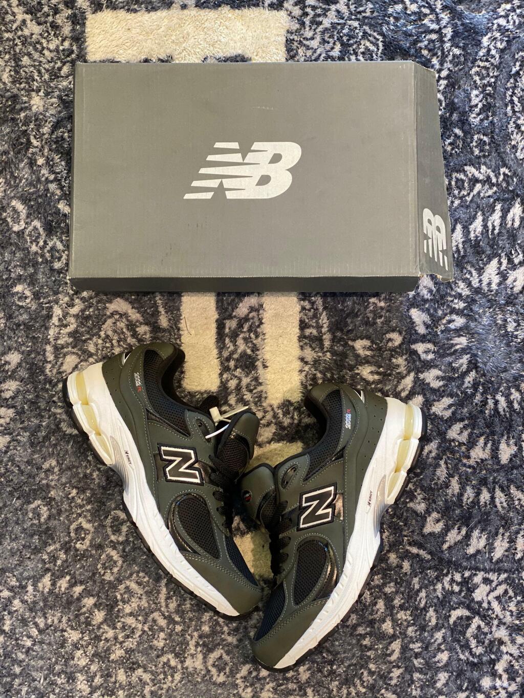 Tênis New Balance 2002R Dark Grey