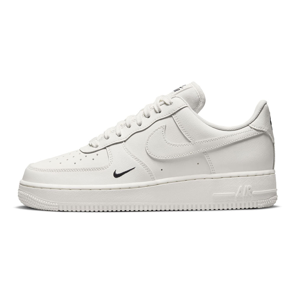 Tênis Nike Air Force 1 07