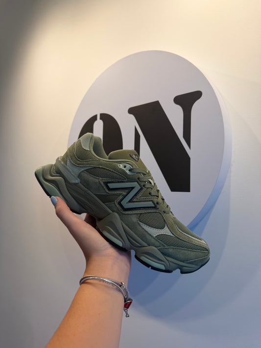 New Balance 9060 Dark Olivine Black (PRONTA ENTREGA)