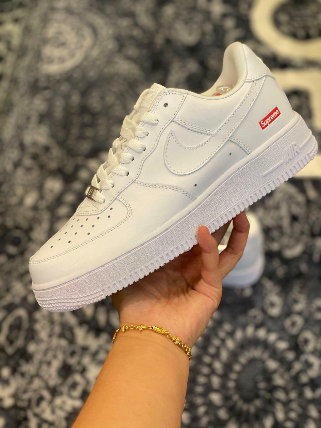 Nike Air Force 1 Low Supreme “Deluxe”