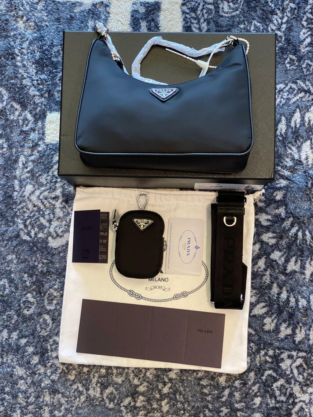 Bolsa em Re-Nylon Prada Re-Edition 2005