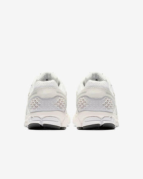 Tênis Nike Zoom Vomero 5