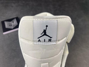 Tênis Nike Air Jordan 1 MID SE "Iridescent reflective trim"
