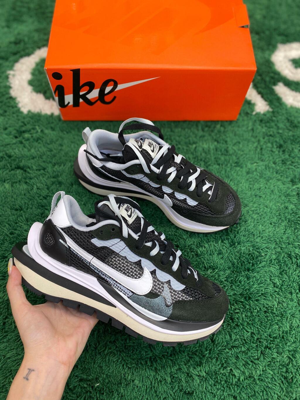 Nike Vaporwaffle x Sacai