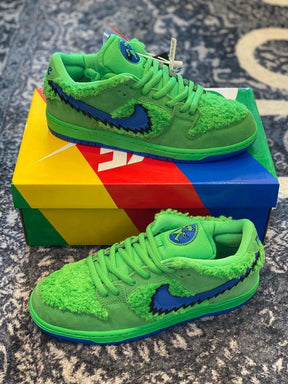 Nike SB Dunk Low "Grateful Dead”