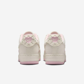 Nike Air Force 1 '07 LX Feminino